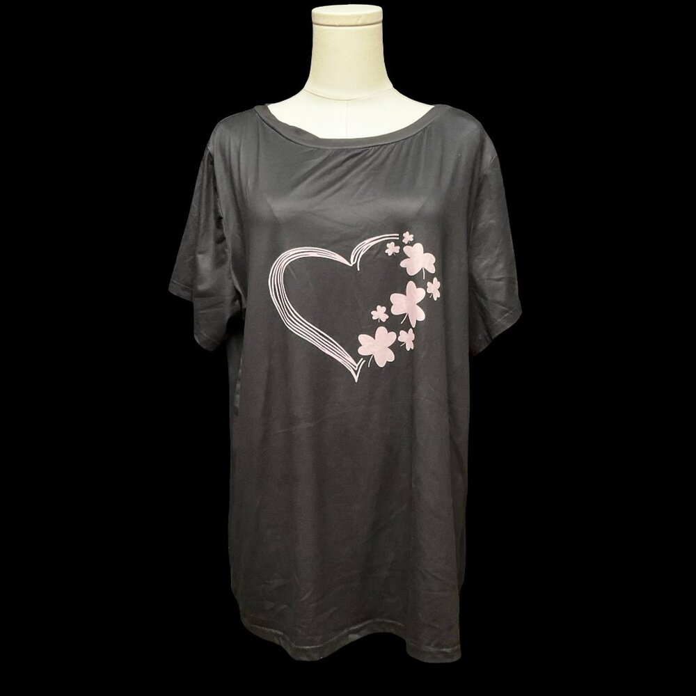 👗5/$25 - Black/Pink Tee w/ Heart Graphic